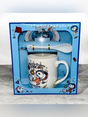 NIB Snoopy Mug Set
